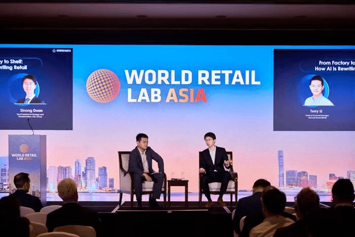 Terry Li of Tencent Smart Retail and Sinong Duan of SML Group in discussion at World Retail Lab Asia 2026